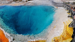 Yellowstone NP West Thumb_Panorama 4665e.jpg